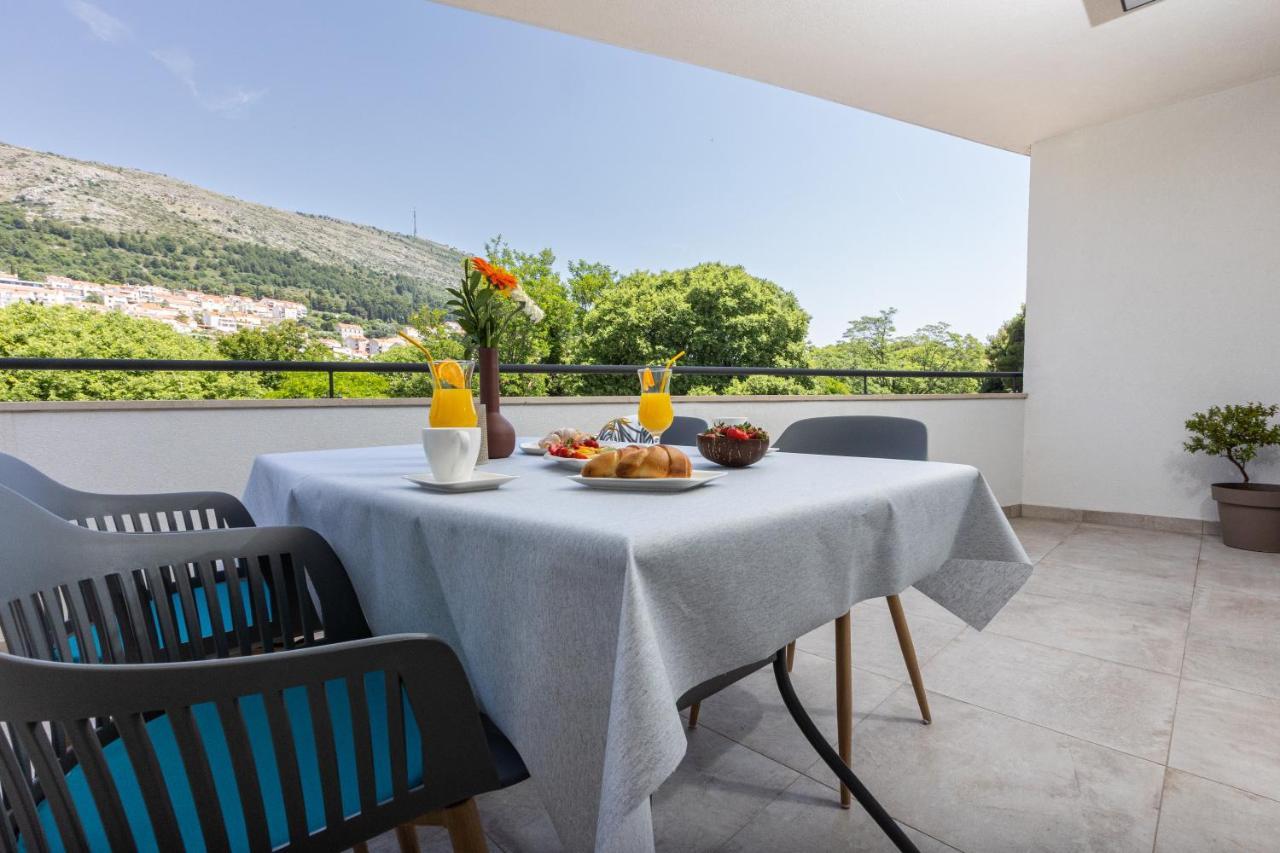Sunny Side Apartament *