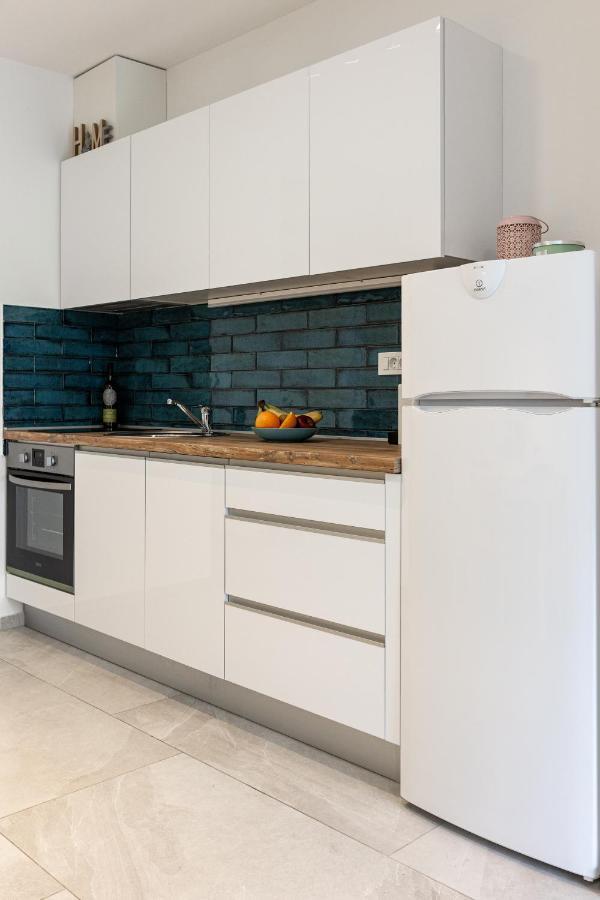 Sunny Side Apartament *